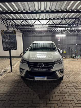 TOYOTA HILUX SW4 2.8 SRX 4X4 16V TURBO INTERCOOLER DIESEL 4P AUTOMÁTICO